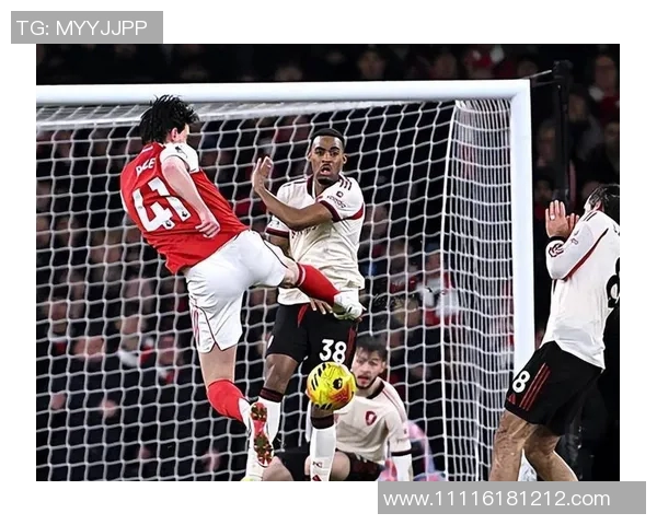 曼联与主教练激烈争执升级 球队内部矛盾加剧陷入困境 曼联与主教练激烈争执升级 球队内部矛盾加剧陷入困境